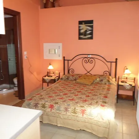 Nitsa Guest house *